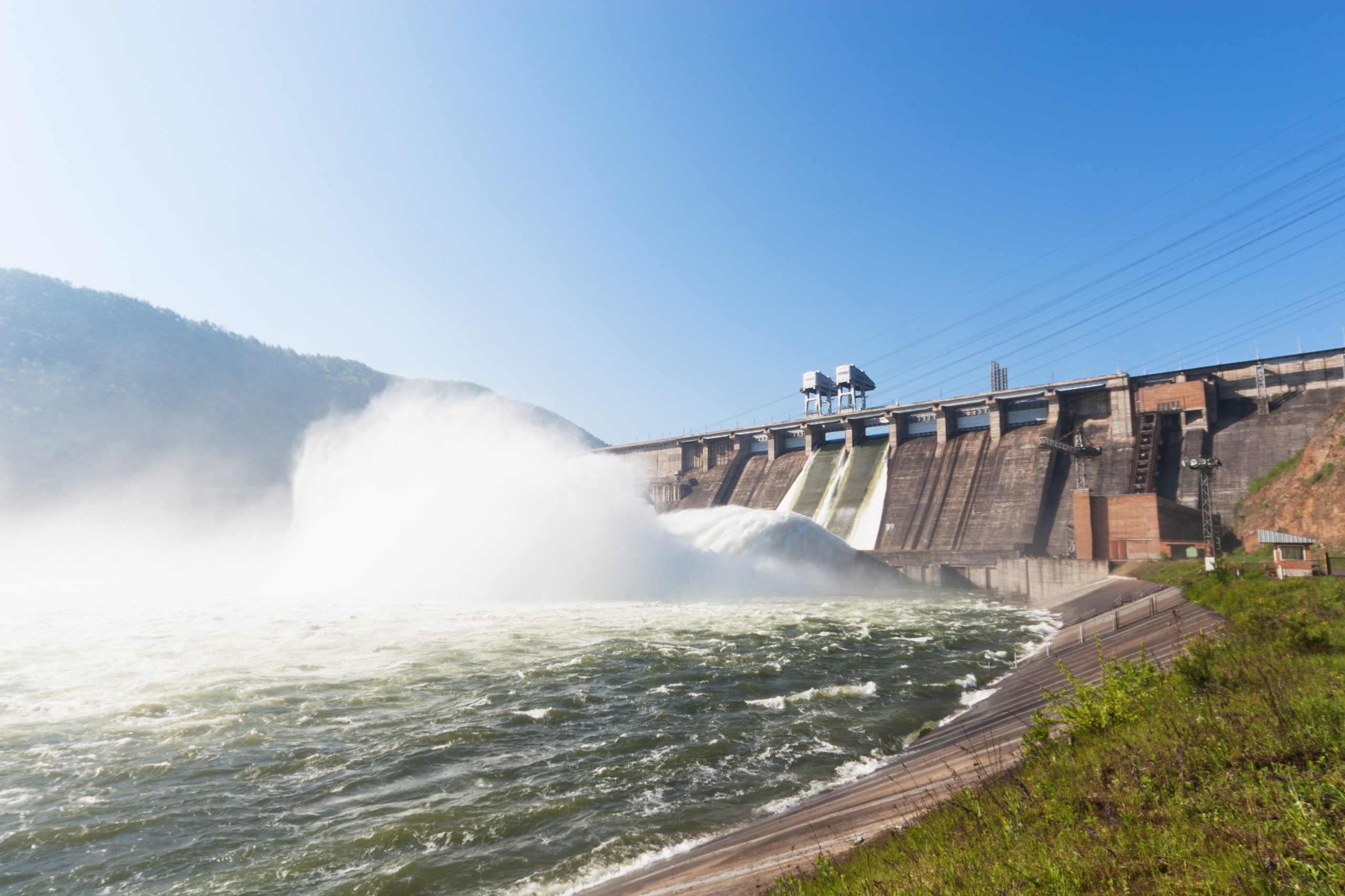 imagem de uma usina hidrelétrica para representar uma fonte de energia que é prejudicada no período de seca